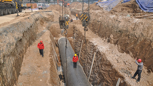 2004年3月25日，集团注册成立了宁夏赐鑫建筑工程有限公司，从事水利、道路、房建、市政等工程施工业务。